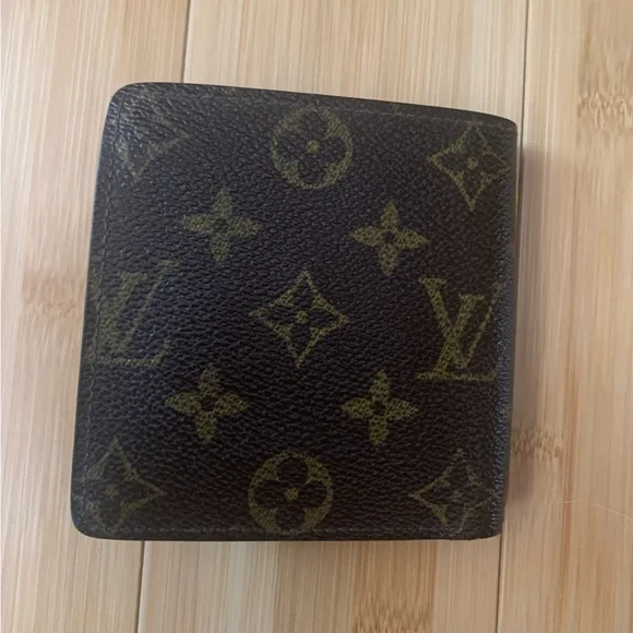 Louis Vuitton Monogram men wallet